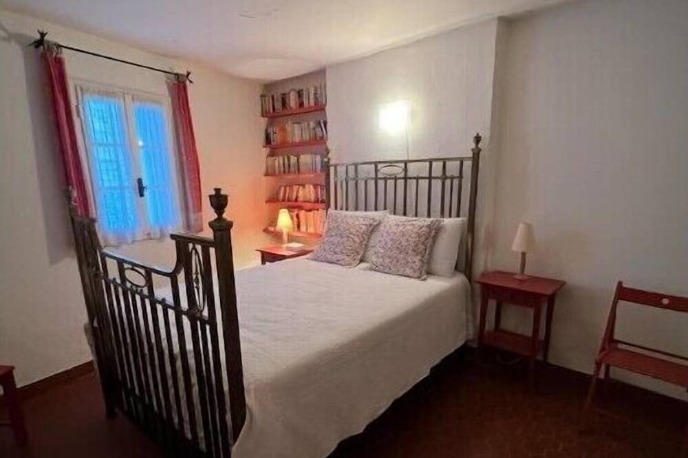 Photo of Bedroom in Venasque