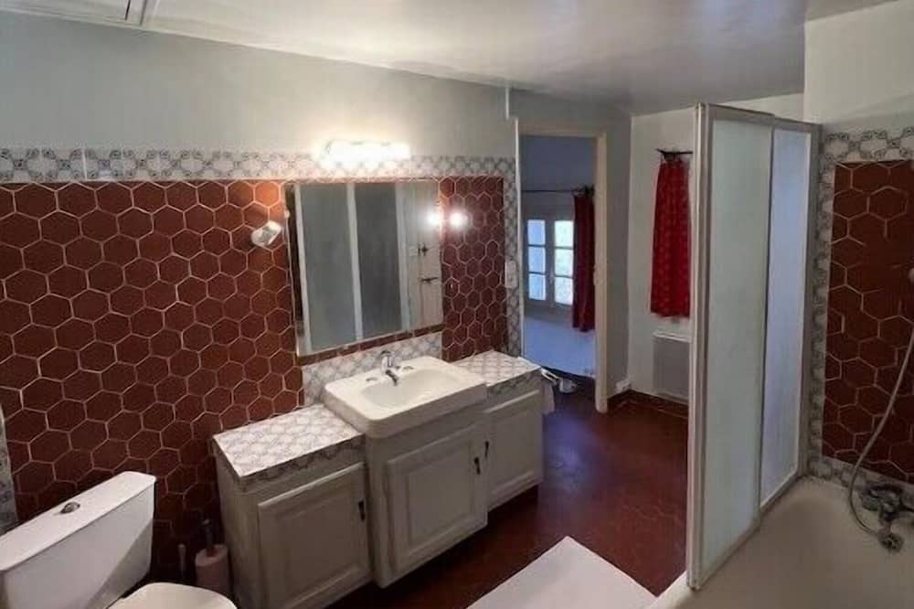 Photo of Bathroom in Venasque