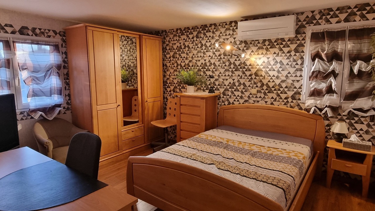 Photo of Bedroom in Vitrolles