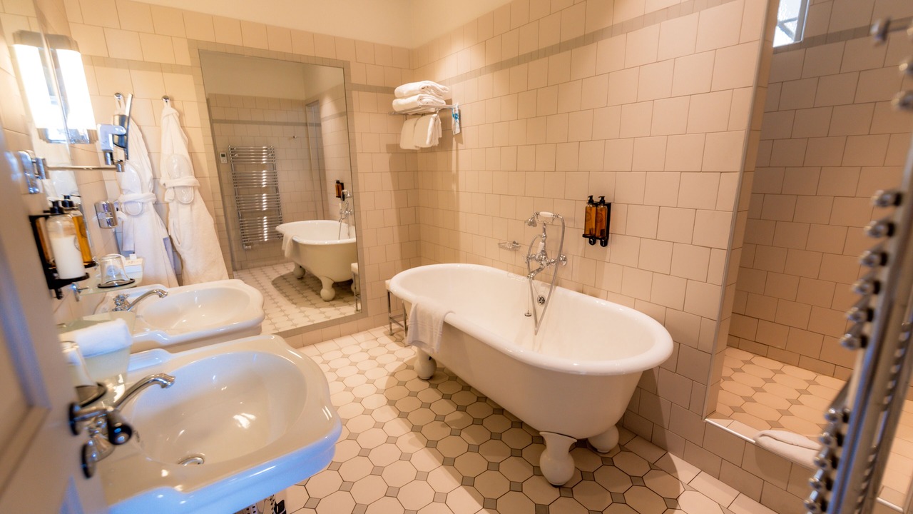Photo of Bathroom in Hotel-de-Ville