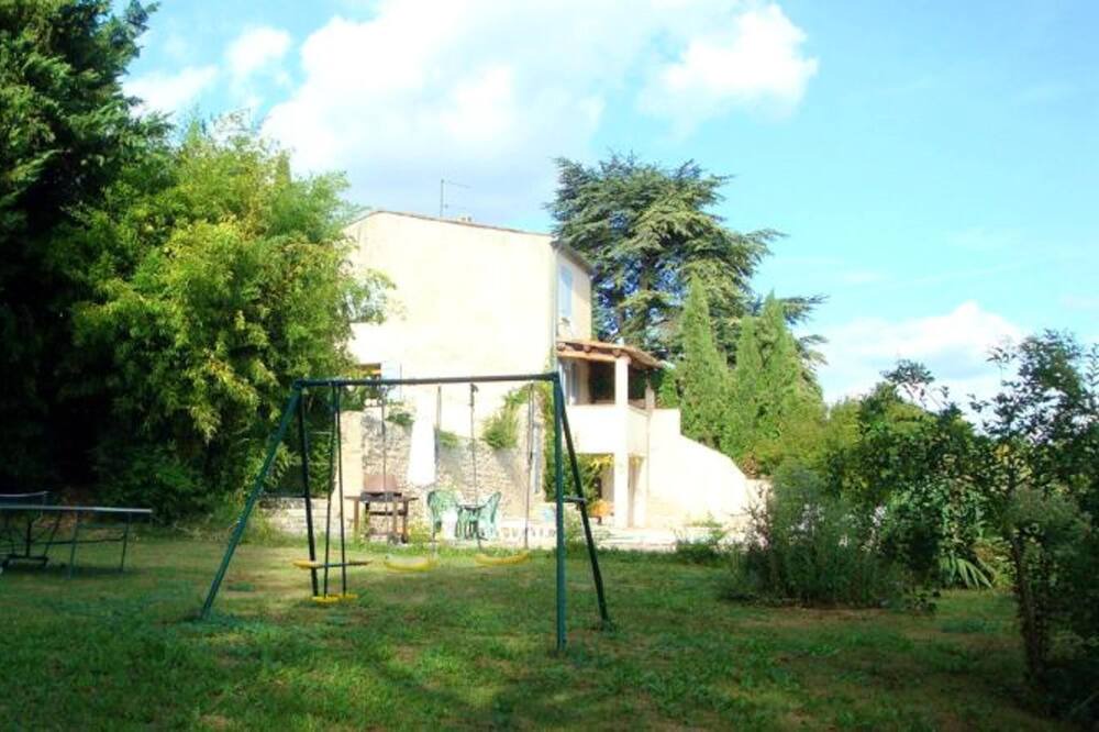 Photo of Outdoor in Saint-Michel-l'Observatoire
