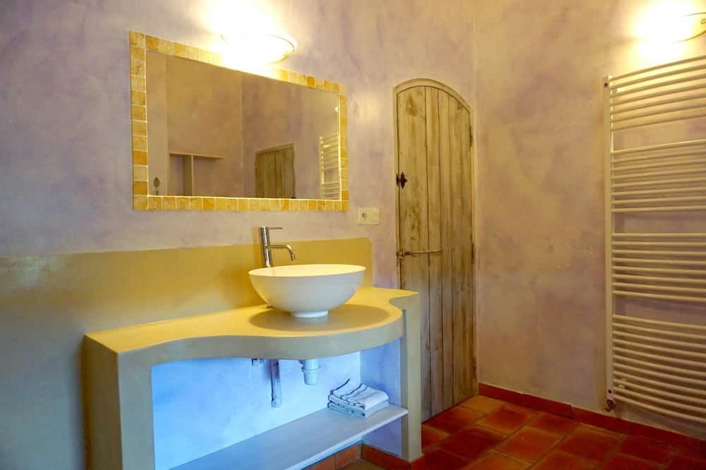 Photo of Bathroom in Simiane-la-Rotonde