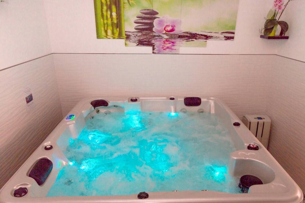 Photo of Bathroom in Plan-d'Aups-Sainte-Baume