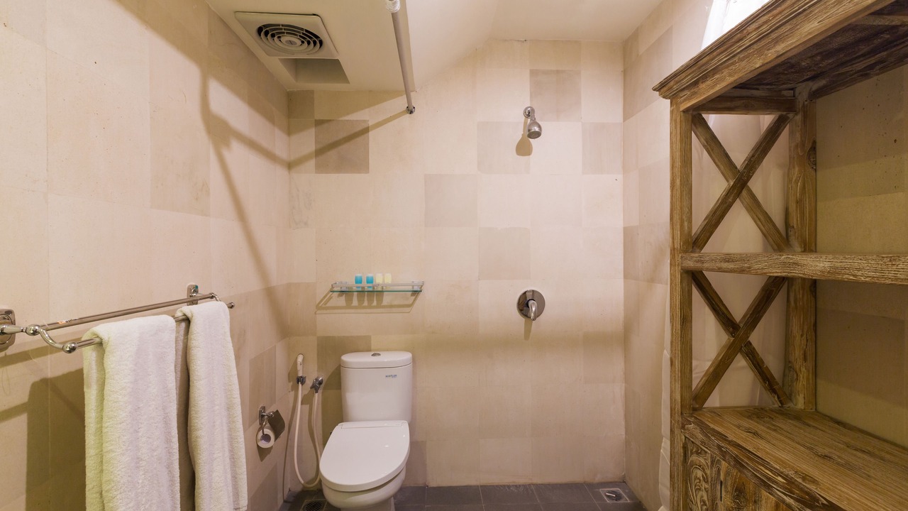 Photo of Bathroom in Petitenget