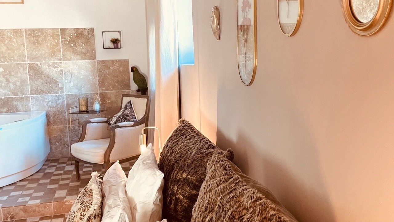 Photo of Bedroom in Pernes-les-Fontaines