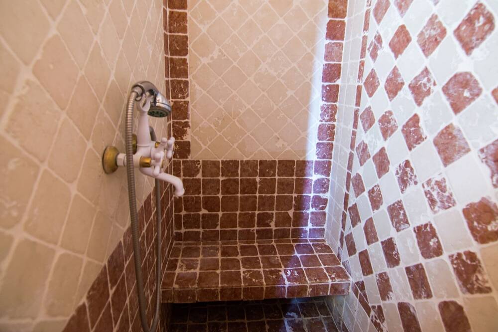Photo of Bathroom in Montfrin