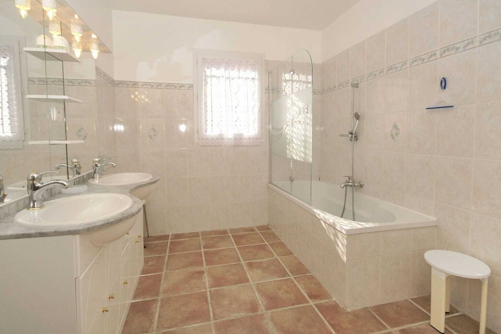 Photo of Bathroom in Aiguines