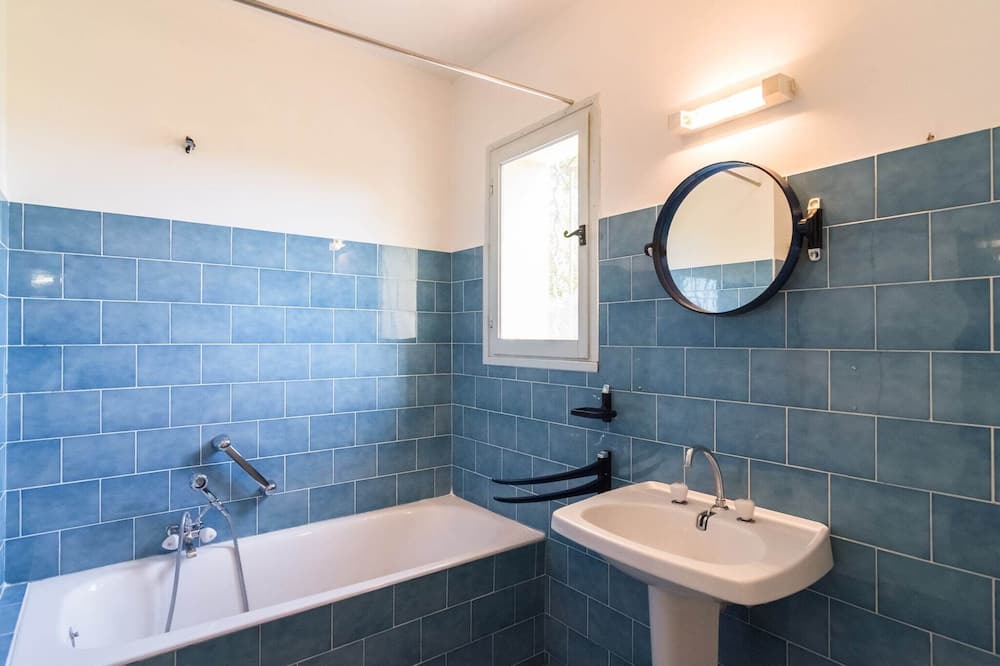 Photo of Bathroom in Saint-Antonin-du-Var
