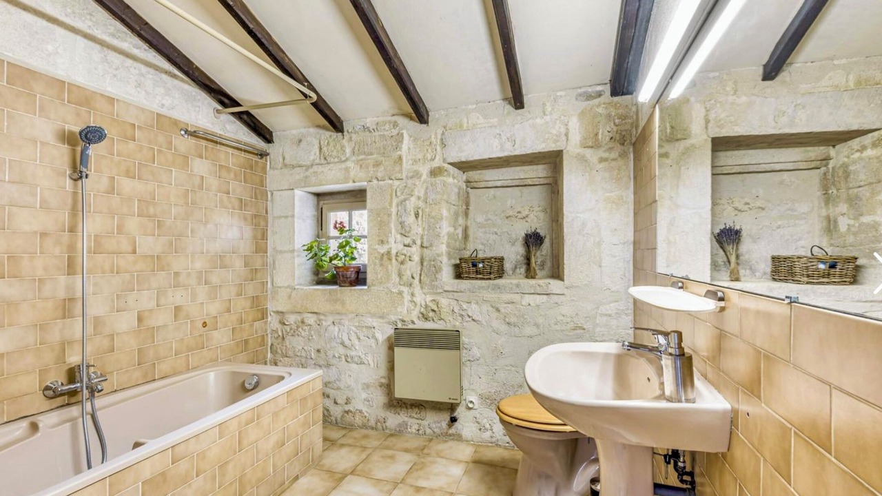 Photo of Bathroom in Beaucaire
