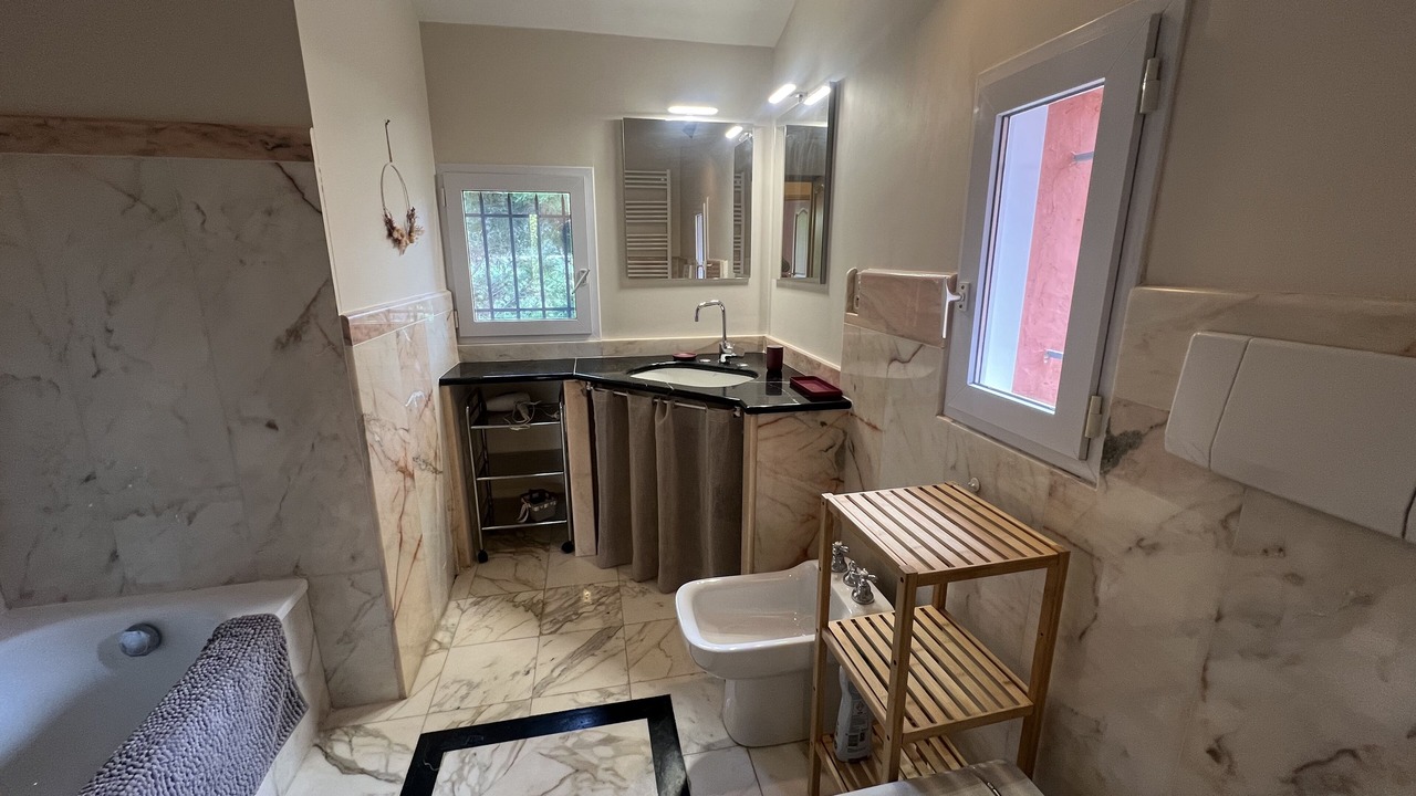 Photo of Bathroom in Gargas