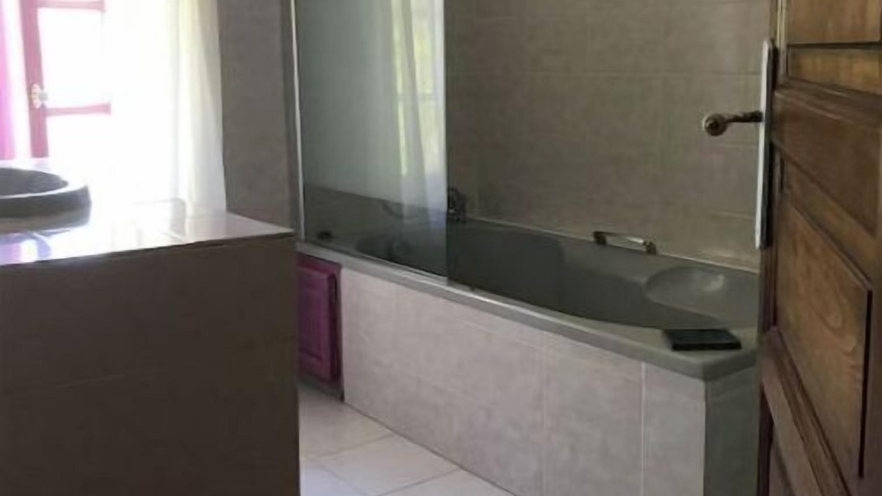 Photo of Bathroom in Reilhanette