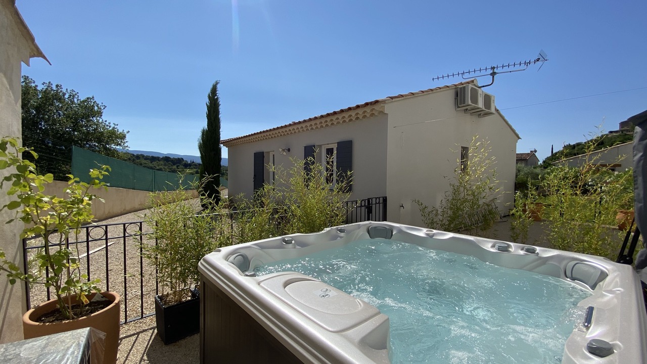 Photo of Patio Balcony in Crillon-le-Brave