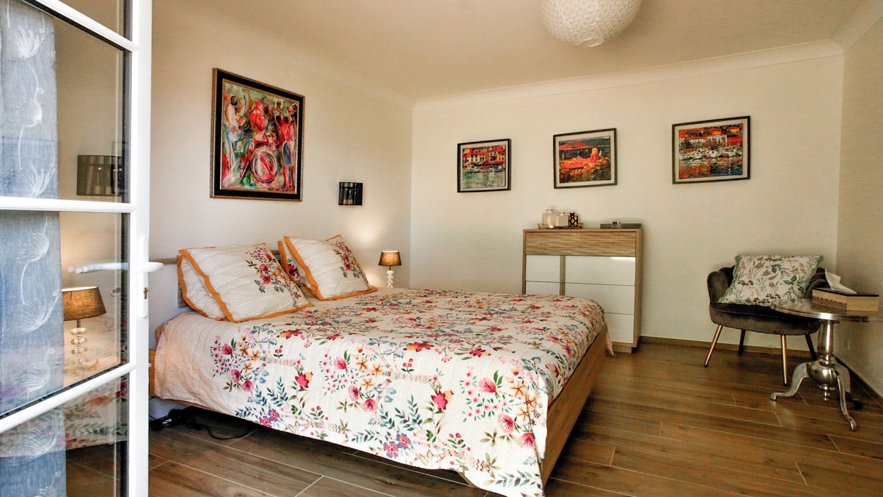 Photo of Bedroom in Cuers