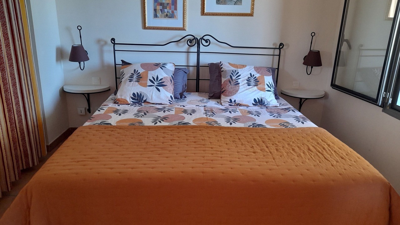 Photo of Bedroom in Saumane-de-Vaucluse