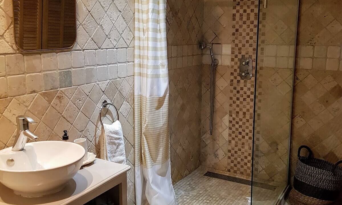 Photo of Bathroom in Avignon City Centre