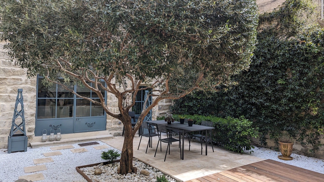 Photo of Outdoor in Avignon City Centre