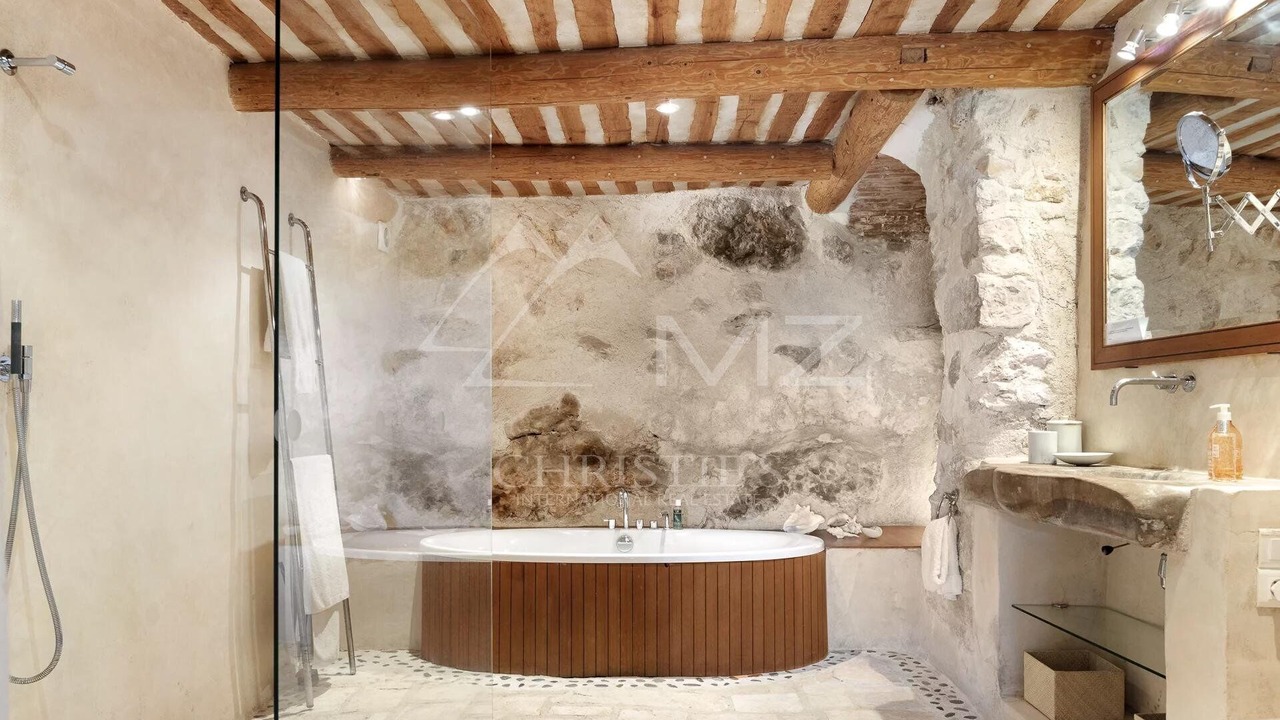 Photo of Bathroom in Callas