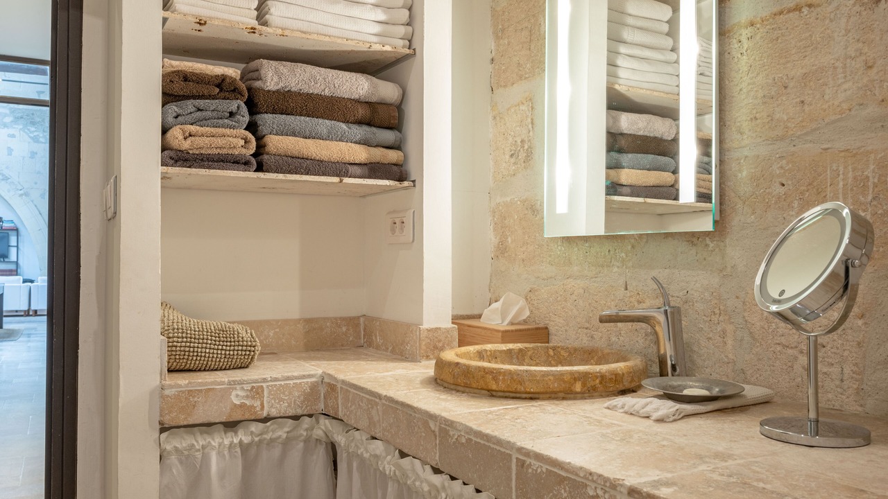 Photo of Bathroom in Avignon City Centre