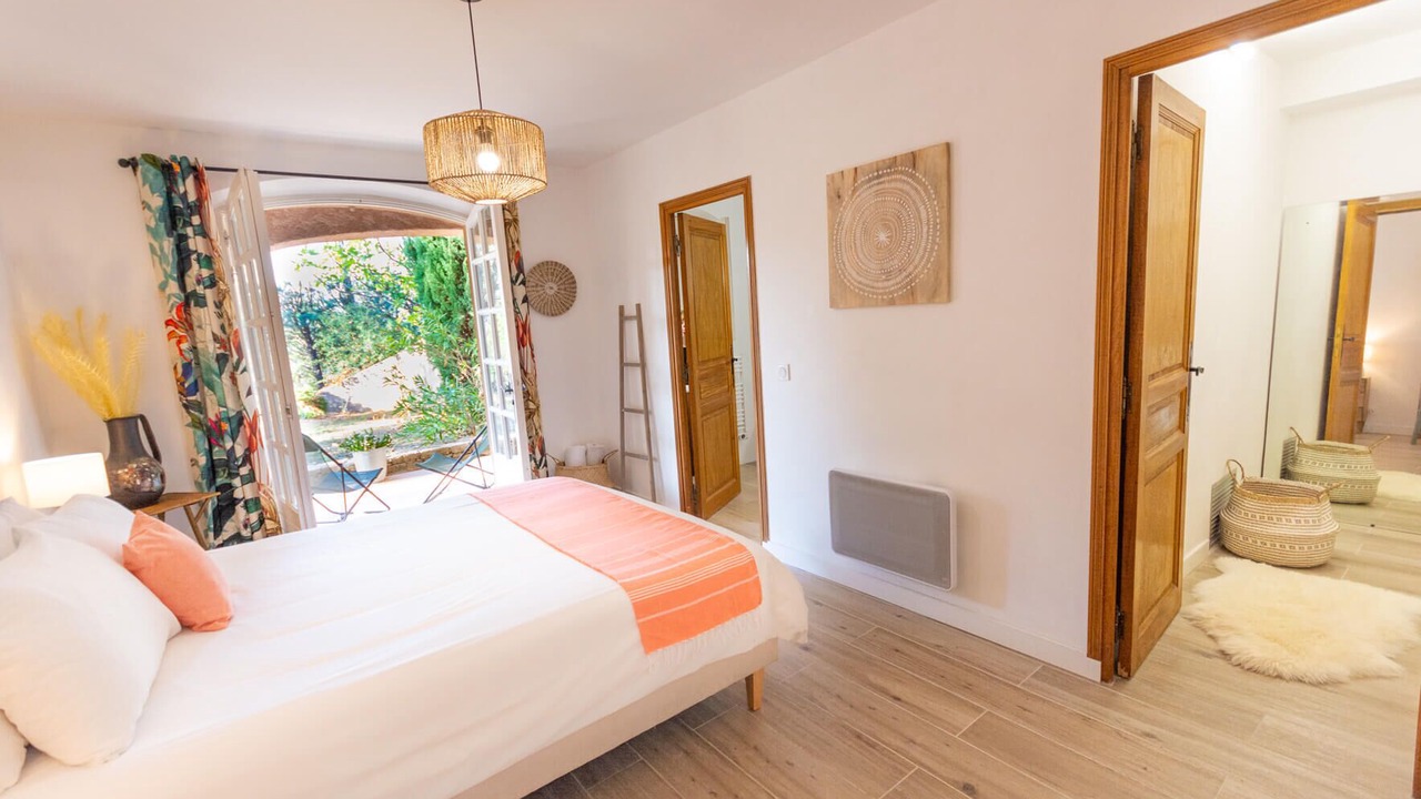 Photo of Bedroom in Aups