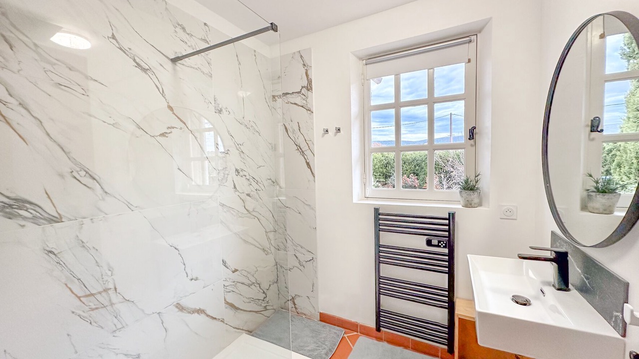 Photo of Bathroom in Aups