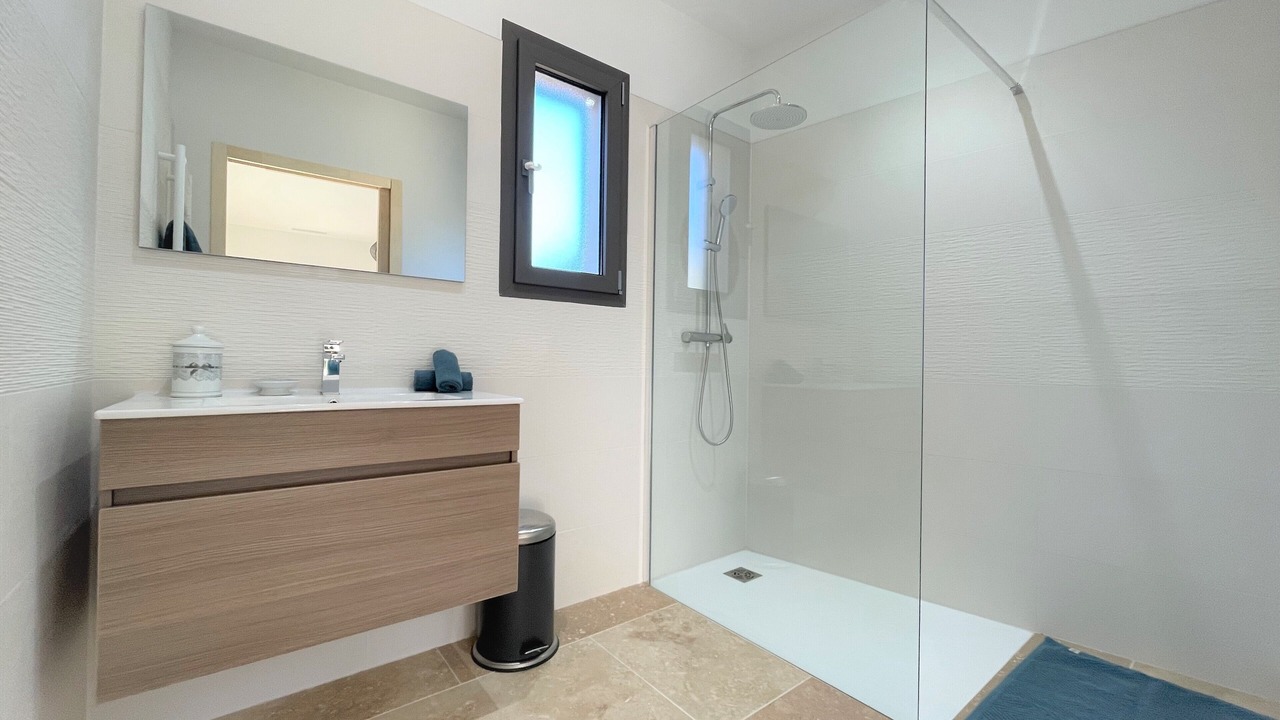 Photo of Bathroom in Sablet