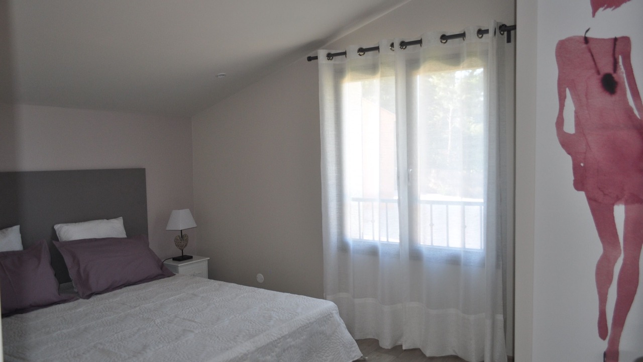 Photo of Bedroom in Roussillon
