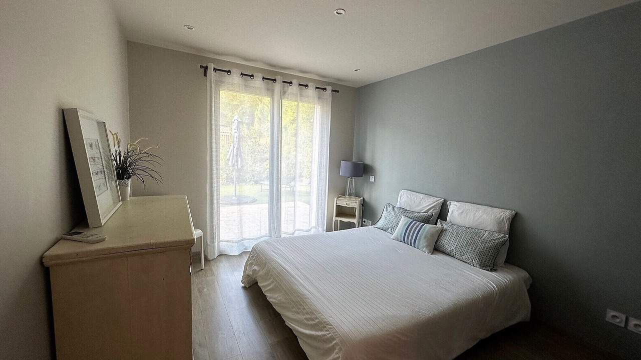 Photo of Bedroom in Roussillon