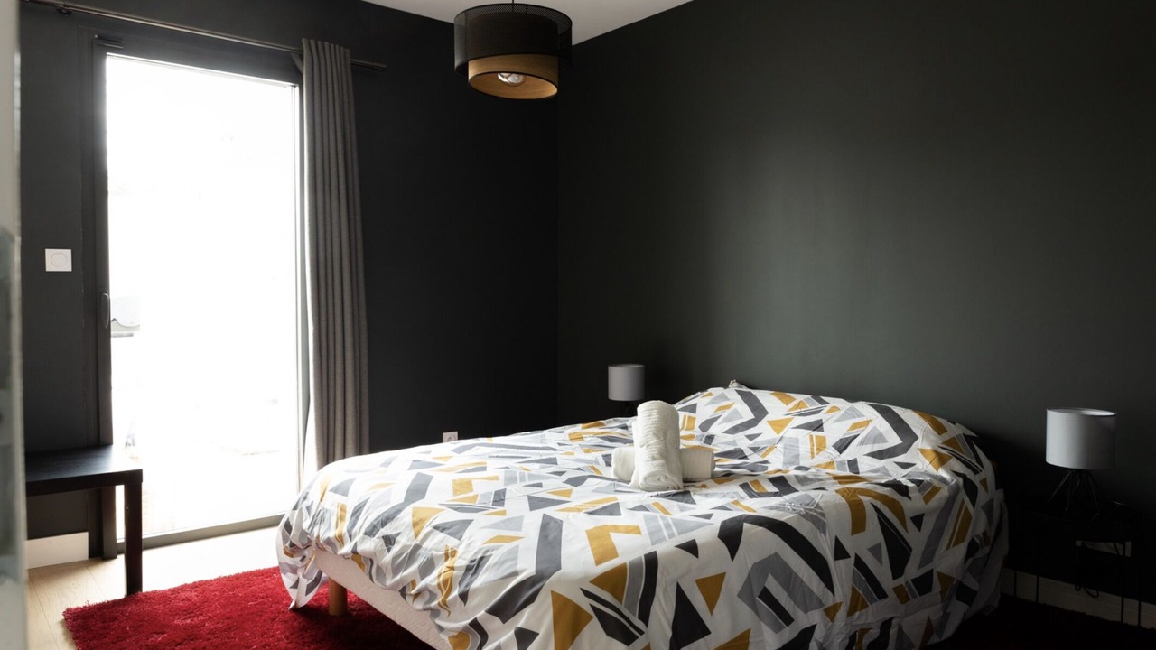Photo of Bedroom in Orange