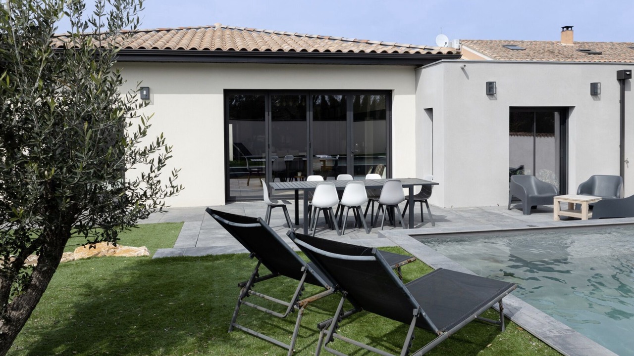 Photo of Outdoor in Orange