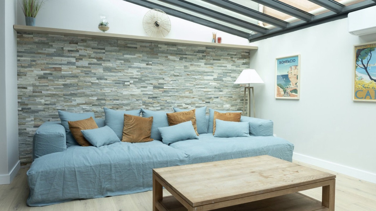 Photo of Livingroom in Orange