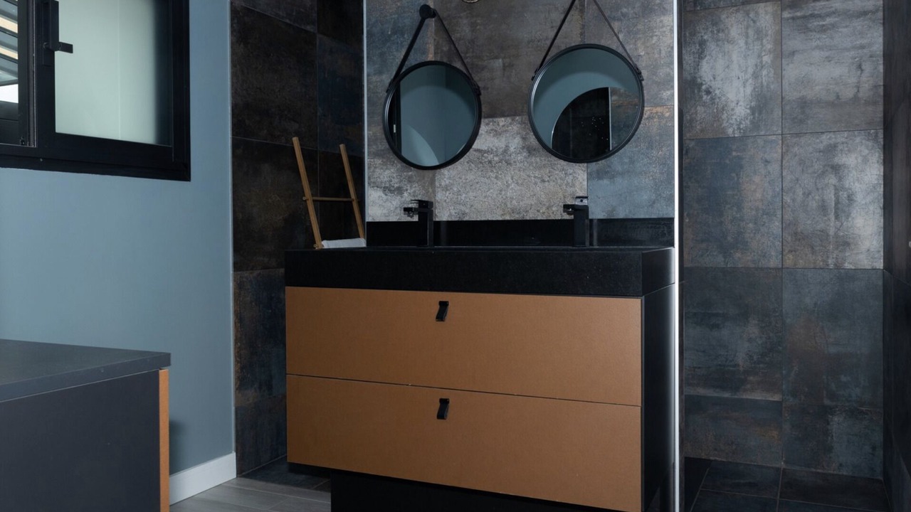 Photo of Bathroom in Orange