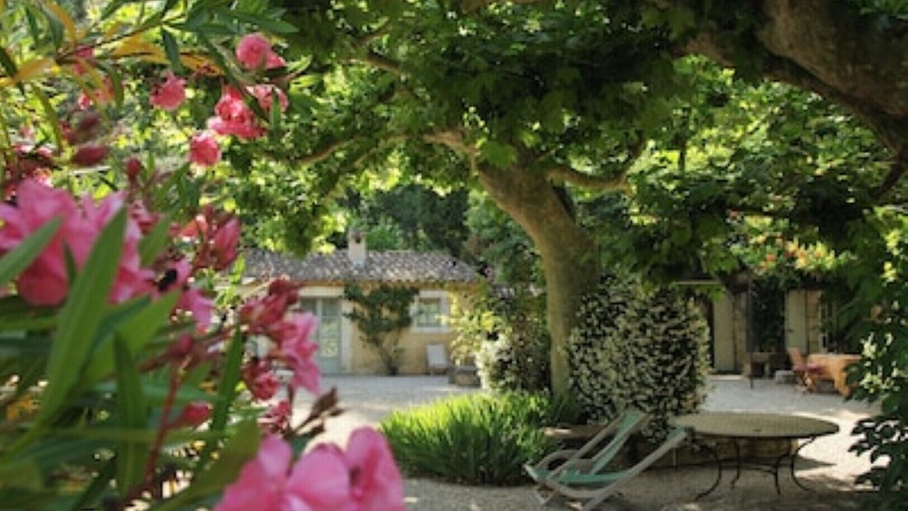 Photo of Patio Balcony in St.-Remy-de-Provence