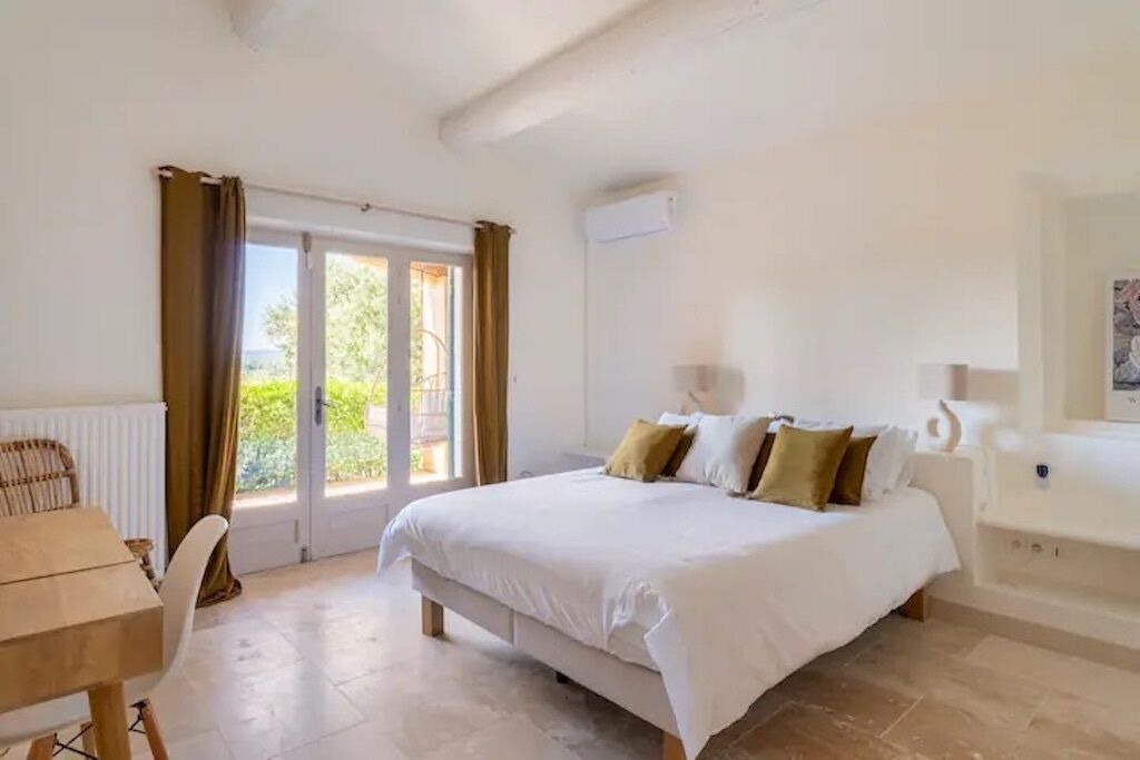 Photo of Bedroom in Goult
