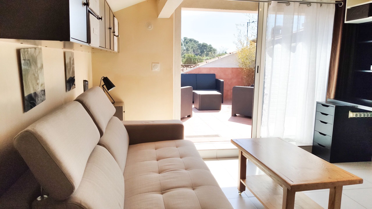 Photo of Bedroom in Plan-de-Cuques