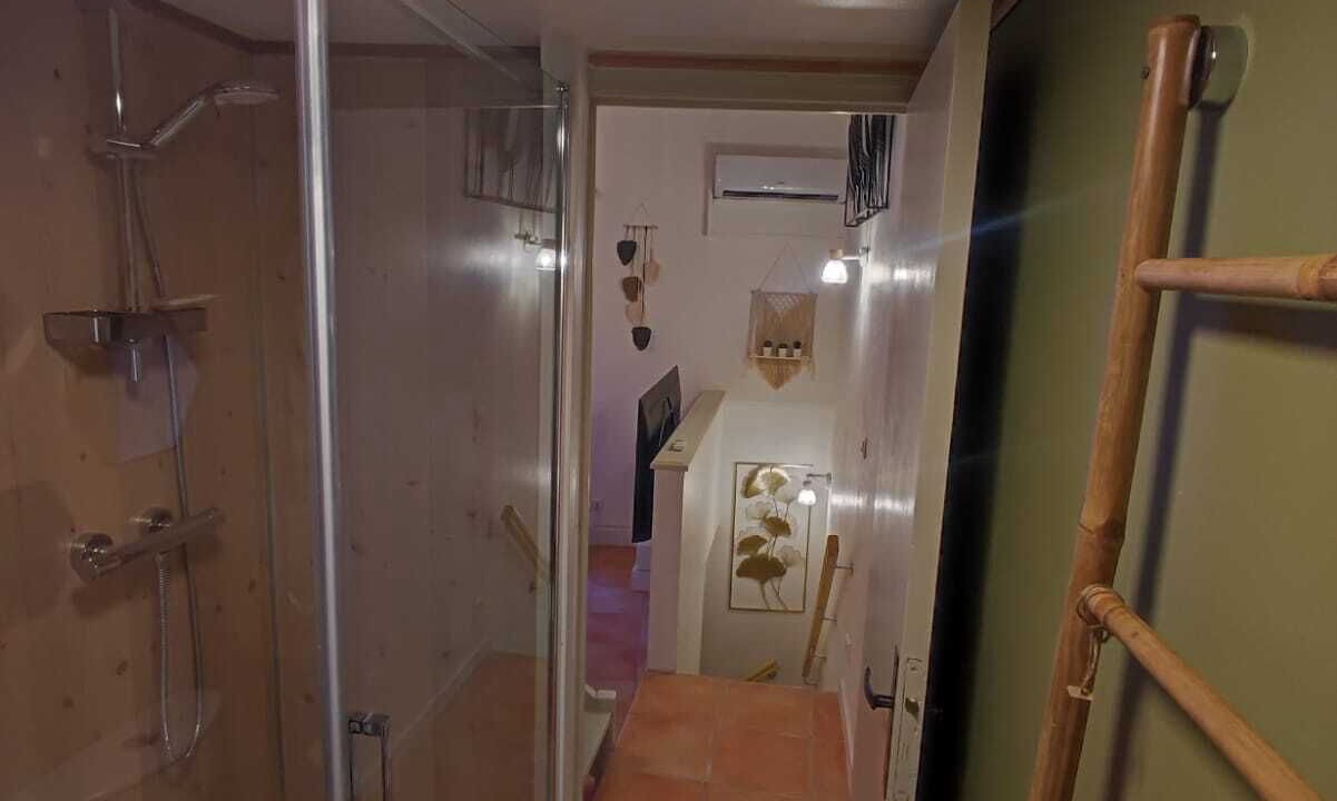 Photo of Bathroom in La Roquebrussanne