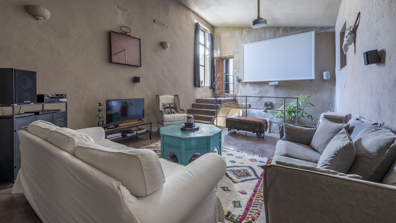 Photo of Livingroom in Saint-Michel-l'Observatoire