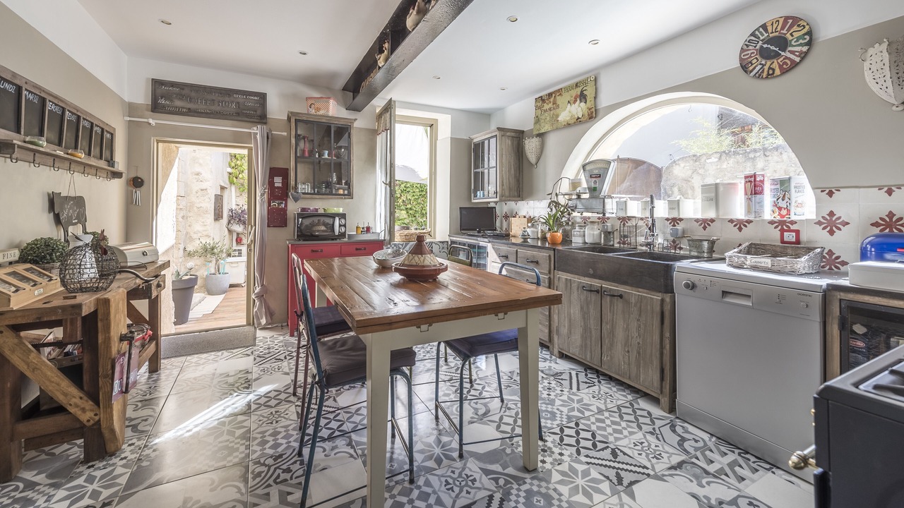 Photo of Kitchen in Saint-Michel-l'Observatoire