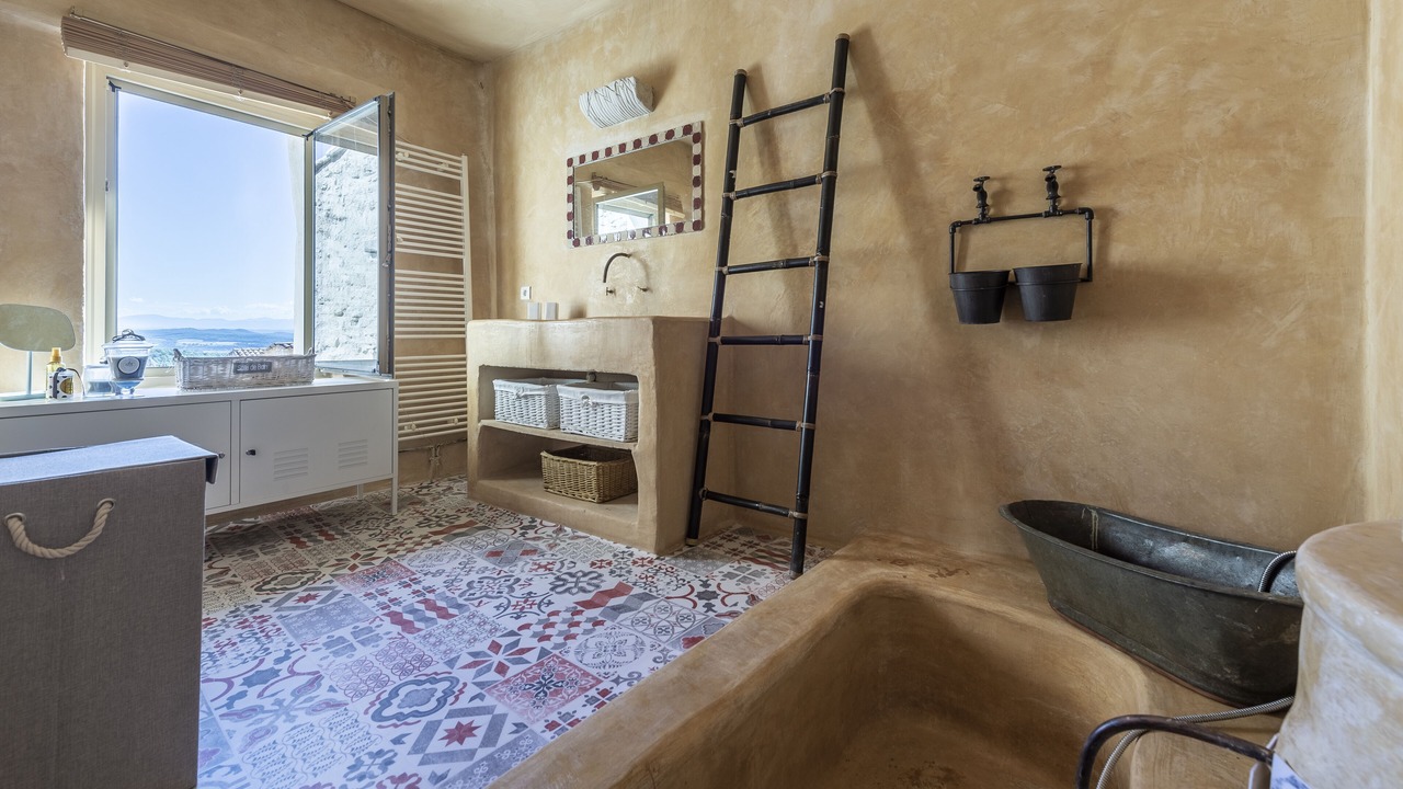 Photo of Bathroom in Saint-Michel-l'Observatoire