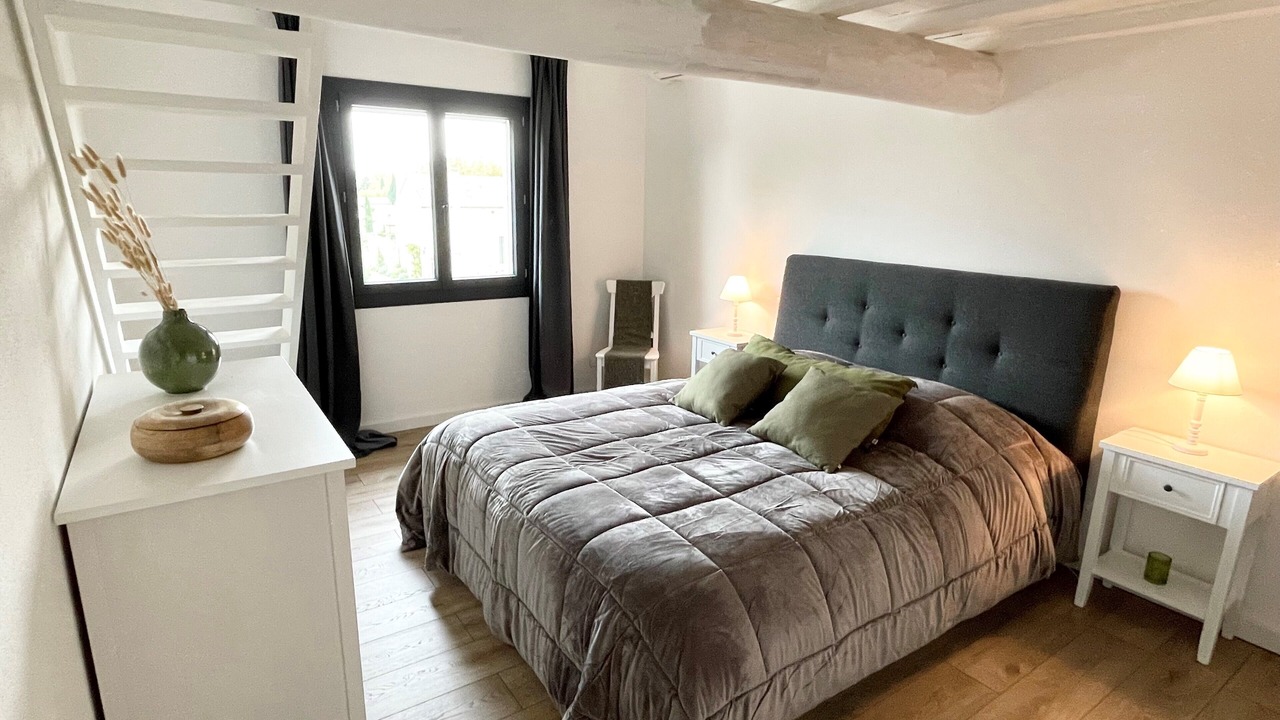 Photo of Bedroom in Maussane