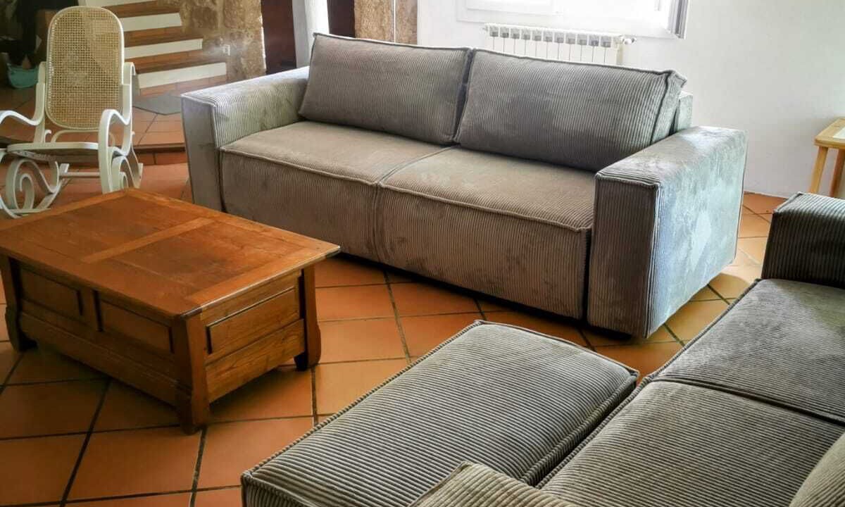 Photo of Livingroom in Orange