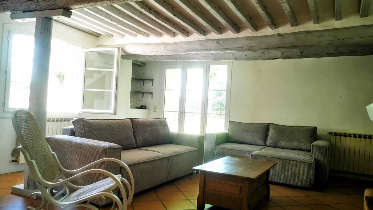 Photo of Livingroom in Orange