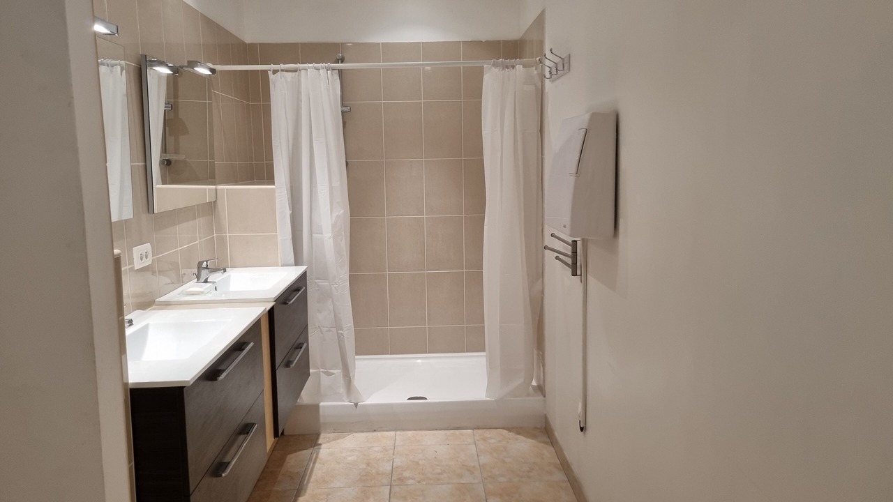Photo of Bathroom in Beaumes-de-Venise