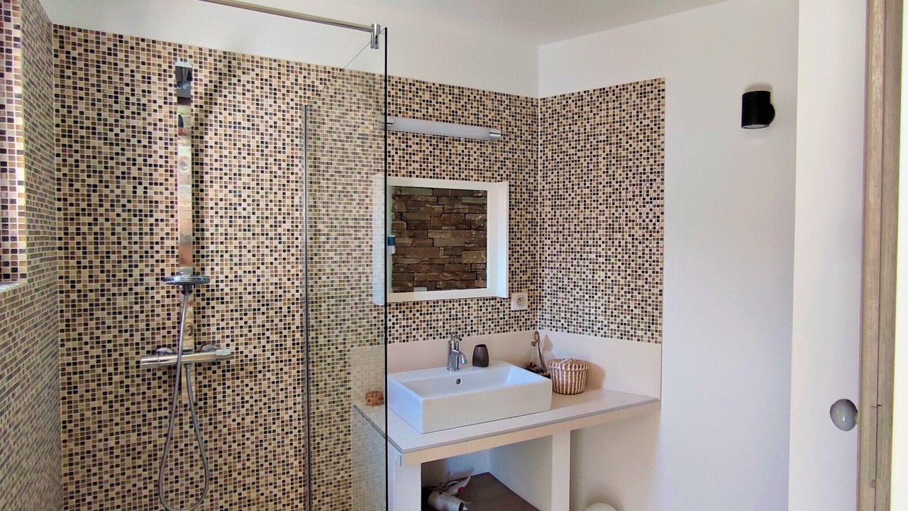Photo of Bathroom in Callas