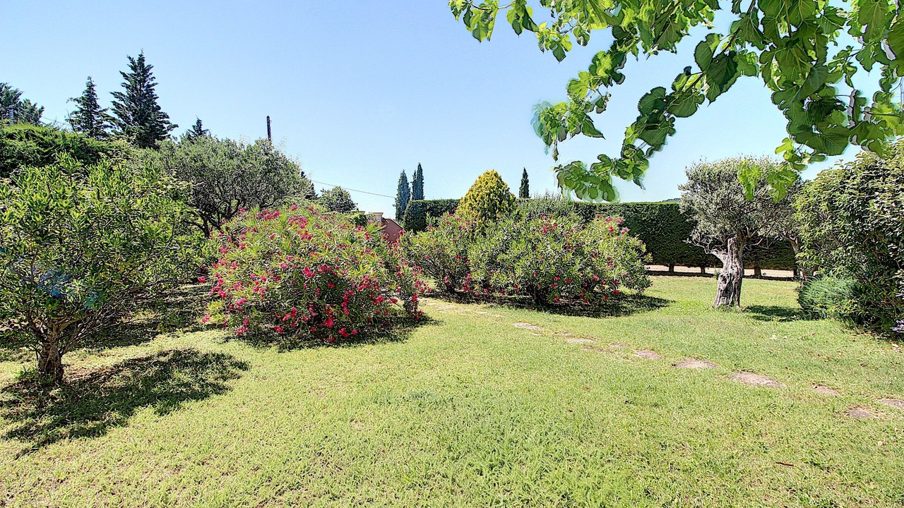 Photo of Outdoor in Aups