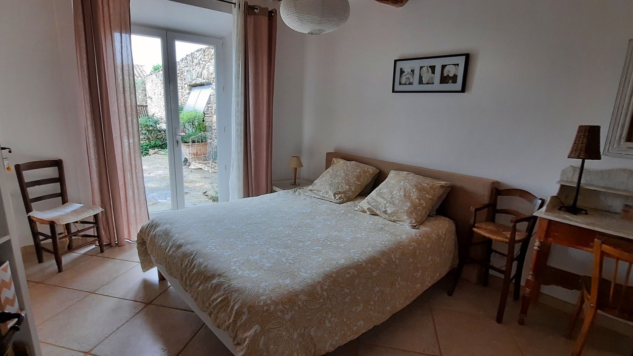 Photo of Bedroom in Roussillon