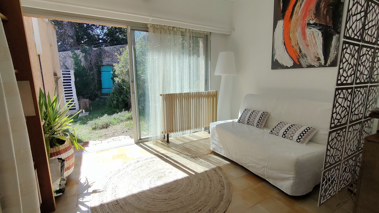 Photo of Livingroom in Ampus