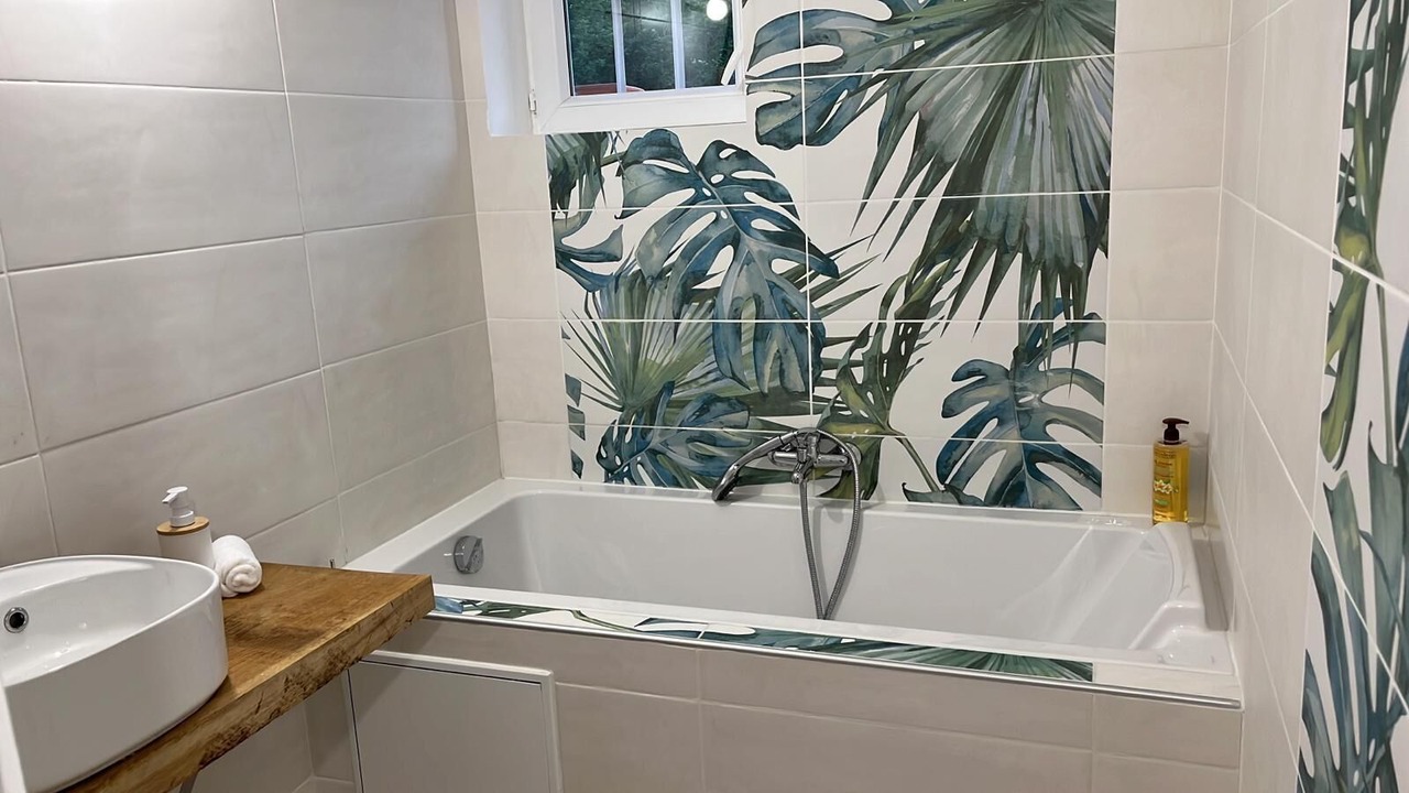 Photo of Bathroom in Orange