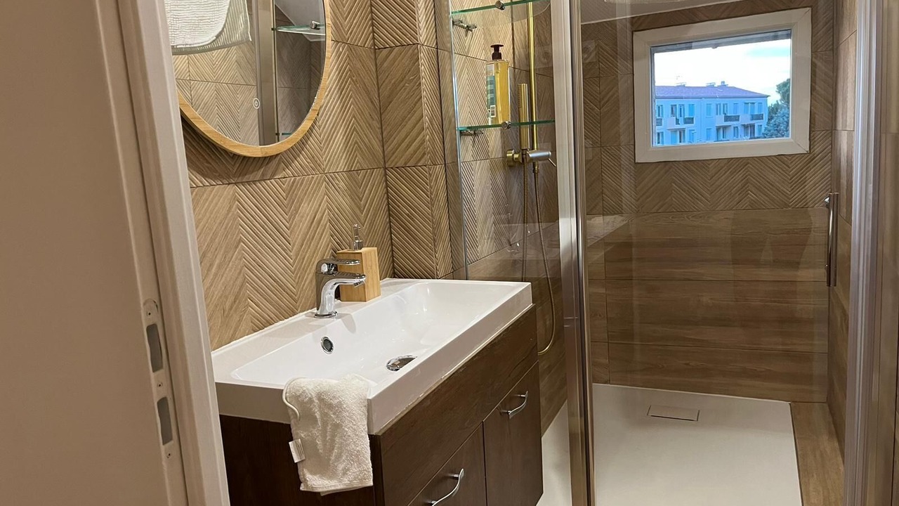 Photo of Bathroom in Orange