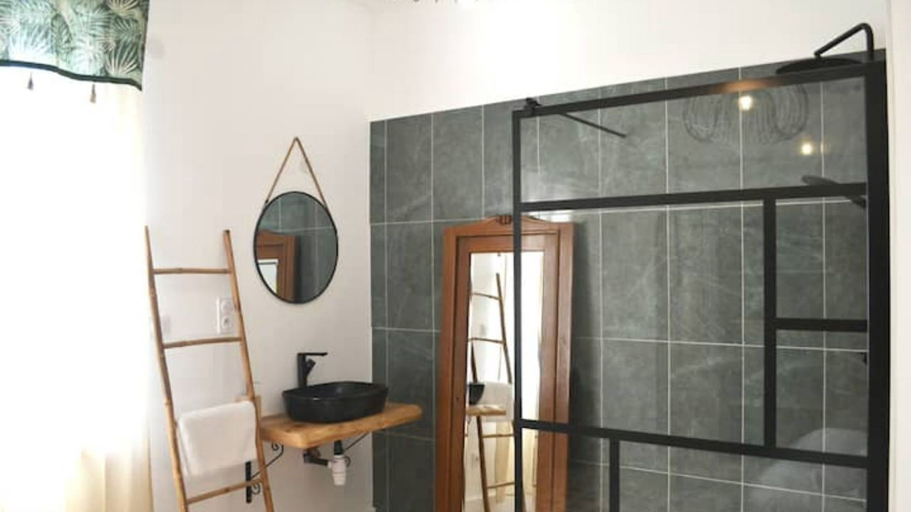 Photo of Bathroom in Orange