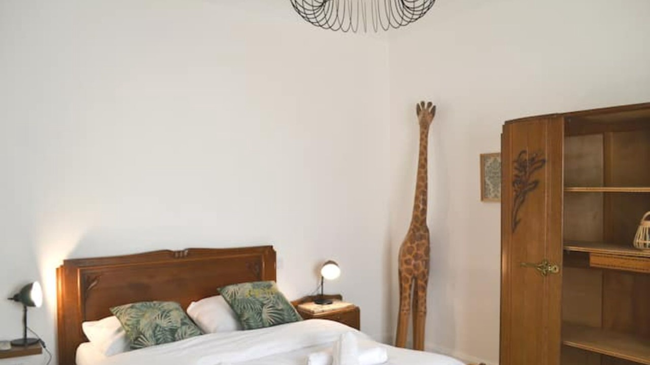 Photo of Bedroom in Orange